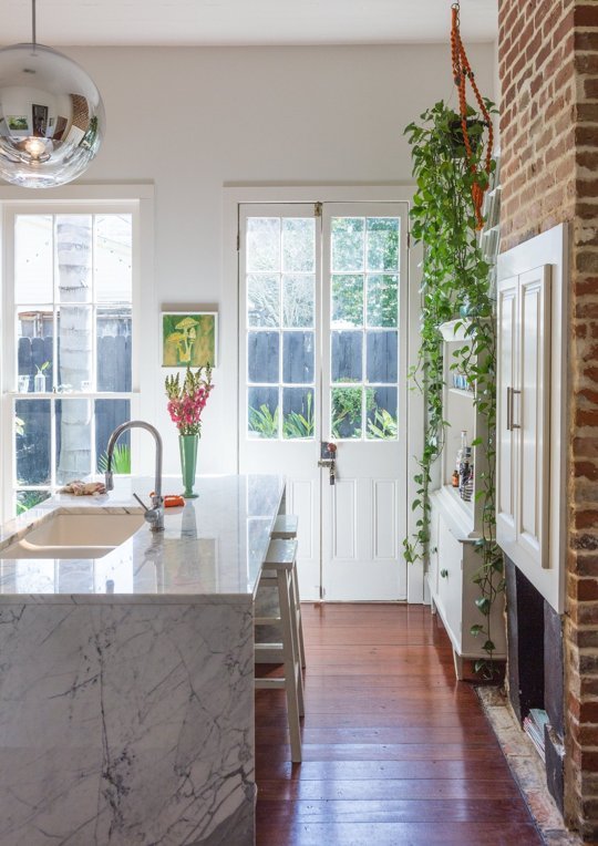 6 Kitchens That Will Persuade You to Pick Waterfall Edge